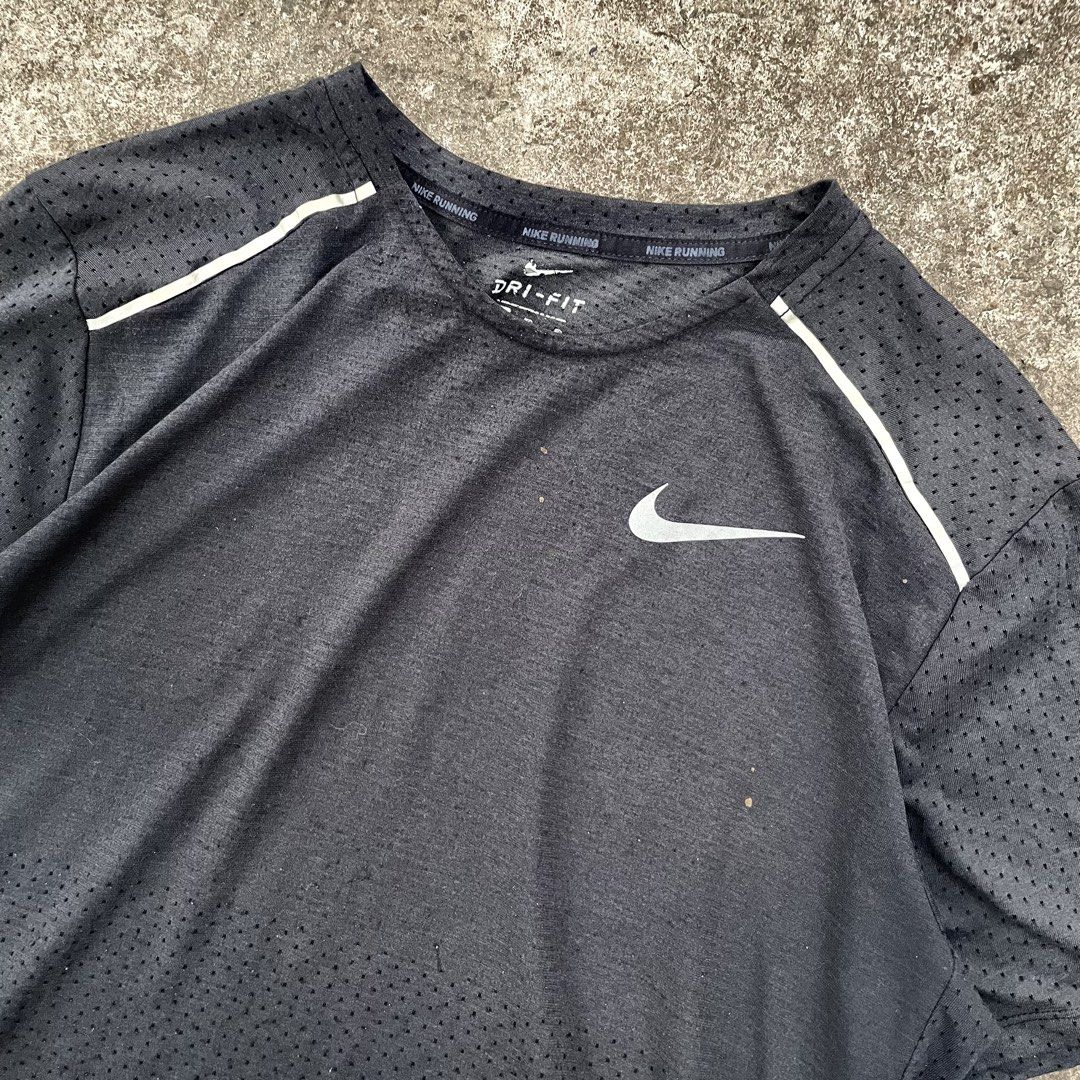 Nike Dri-FIT Running T-Shirt (Category: Activewear) located in Minglanilla. Submitted by starrmoonn (Listing ID 1435813023, Image 3). Description: Nike Running Tee Dimes: 22x28 Condition: 9/10 Color Rate: 9/10 Issue: Multiple Dot Stain (Washable or Not) Price + Sf!💸.