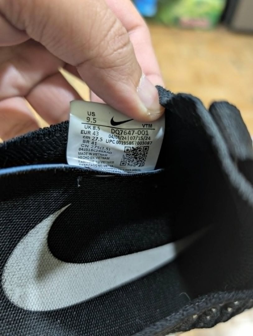 Nike React Phantom Run Flyknit 2 - Black/Orange/Grey (Category: Sneakers) located in Quezon City. Submitted by trainforless (Listing ID 1435856123, Image 3). Description: Size: US: 9.5 UK: 8.5 EUR: 43 CM: 27.5 Experience the ultimate "laceless" comfort. These Nike React Phantom Run Flyknit 2s are designed for runners and casual wearers who want a snug, sock-like fit without the hassle of laces. The React foam is still incredibly bouncy and provid