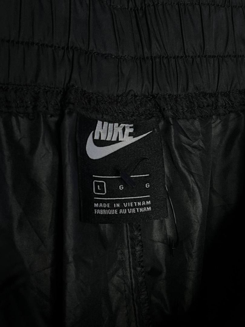 Nike Swoosh Woven Jogger (Category: Joggers) located in Baguio. Submitted by jaaaan. (Listing ID 1435817346, Image 3). Description: Nike Swoosh Woven Jogger Large (W: 30-33 I L: 36.5) Good as new Needs Wash ₱580.