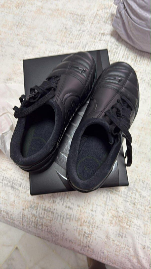 Nike Wmns T90 Black Anthracite (Category: Sneakers) located in Pasay City. Submitted by cleojoy (Listing ID 1435726138, Image 2). Description: - Nike Wmns T90 - Color: Black - Size: US 8.5, UK 6, EUR 40, CM 25 - Includes original box - Features a classic design - Padded upper and lace-up closure - Ideal for everyday wear and casual activities.
