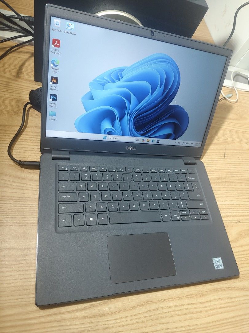 Not scratch or dent nothing issue dell latitude intel core i5 processor super fast run set almost like new update444468086588067840