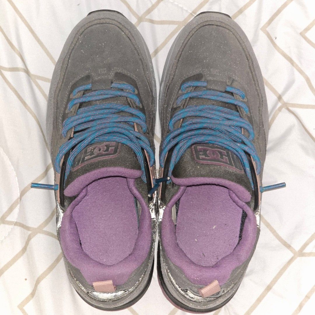 [ORIGINAL] DCSHOES USA UNISEX (Category: Sneakers) located in Manila. Submitted by rightsideup.archives (Listing ID 1435755901, Image 1). Description: Good Condition! Original (Bought in Dubai) Can be Unisex US 9 UK 8 EUR 42 BRA 40 DIMENSIONS: 27 CM No box Included! No damage, Just decluttering!.