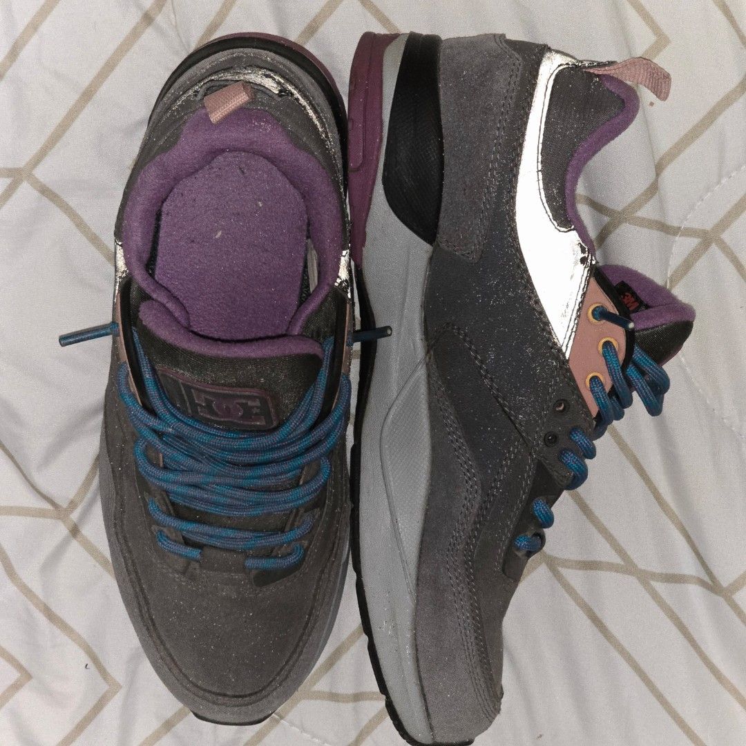 [ORIGINAL] DCSHOES USA UNISEX (Category: Sneakers) located in Manila. Submitted by rightsideup.archives (Listing ID 1435755901, Image 2). Description: Good Condition! Original (Bought in Dubai) Can be Unisex US 9 UK 8 EUR 42 BRA 40 DIMENSIONS: 27 CM No box Included! No damage, Just decluttering!.