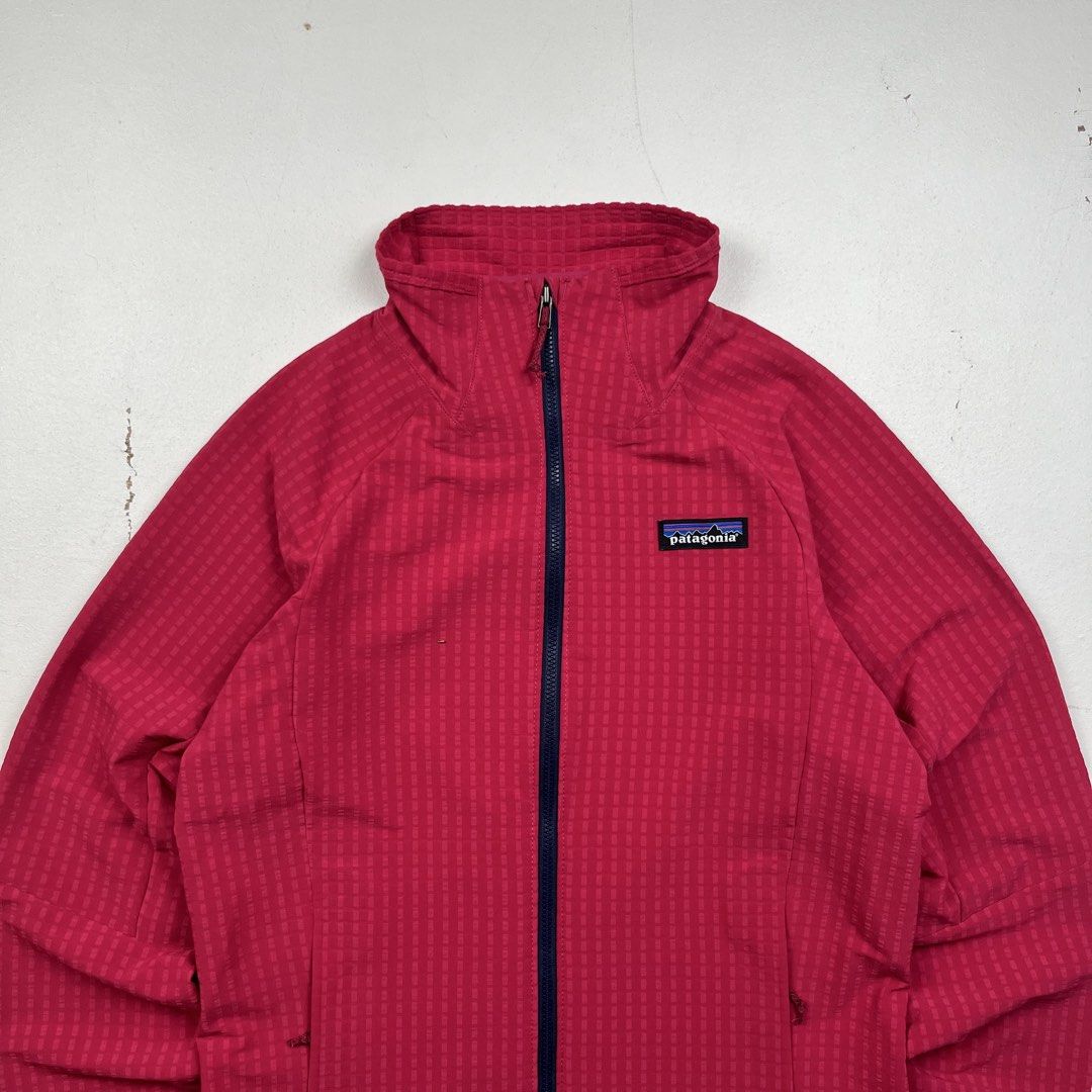Patagonia Women’s R1 TechFace Jacket (Category: Coats, Jackets and Outerwear) located in Manila. Submitted by _jaime (Listing ID 1435882159, Image 2). Description: Patagonia Women’s R1 TechFace Jacket Excellent Condition Size: XS Chest width: 18 inches Waist: 16 inches Length: 25.5-26.5 inches 1,200 price is negotiable .