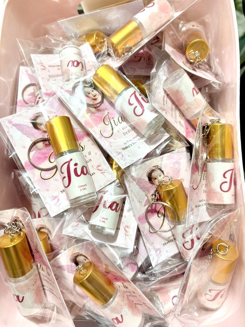 Personalized Keychain Roll Ons (Category: Looking For) located in Manila. Submitted by heyjanetb (Listing ID 1435866252, Image 3). Description: - Adorable Keychain Roll Ons - Perfect for party favors or gifts! - Each keychain contains 5ml of perfume or essential oils depending on what you like! - Ideal for birthdays and special occasions. - Each bottle is sealed and ready to use..