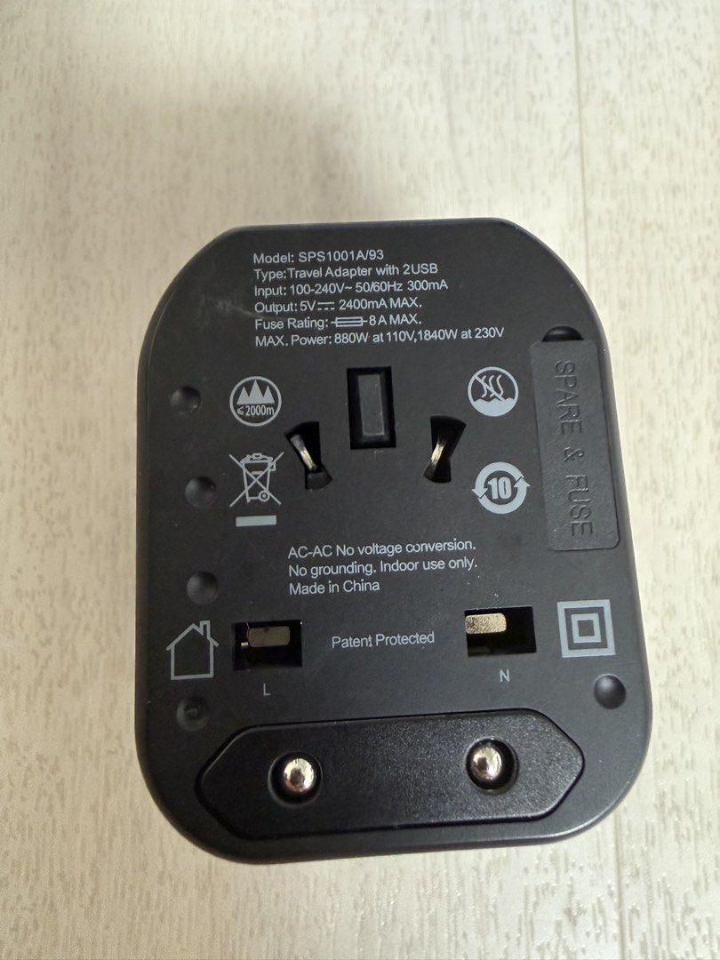 Philips Universal Travel Adapter with USB443788141517885443