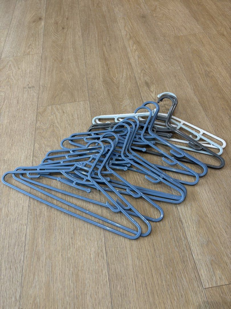 Plastic Clothes Hangers