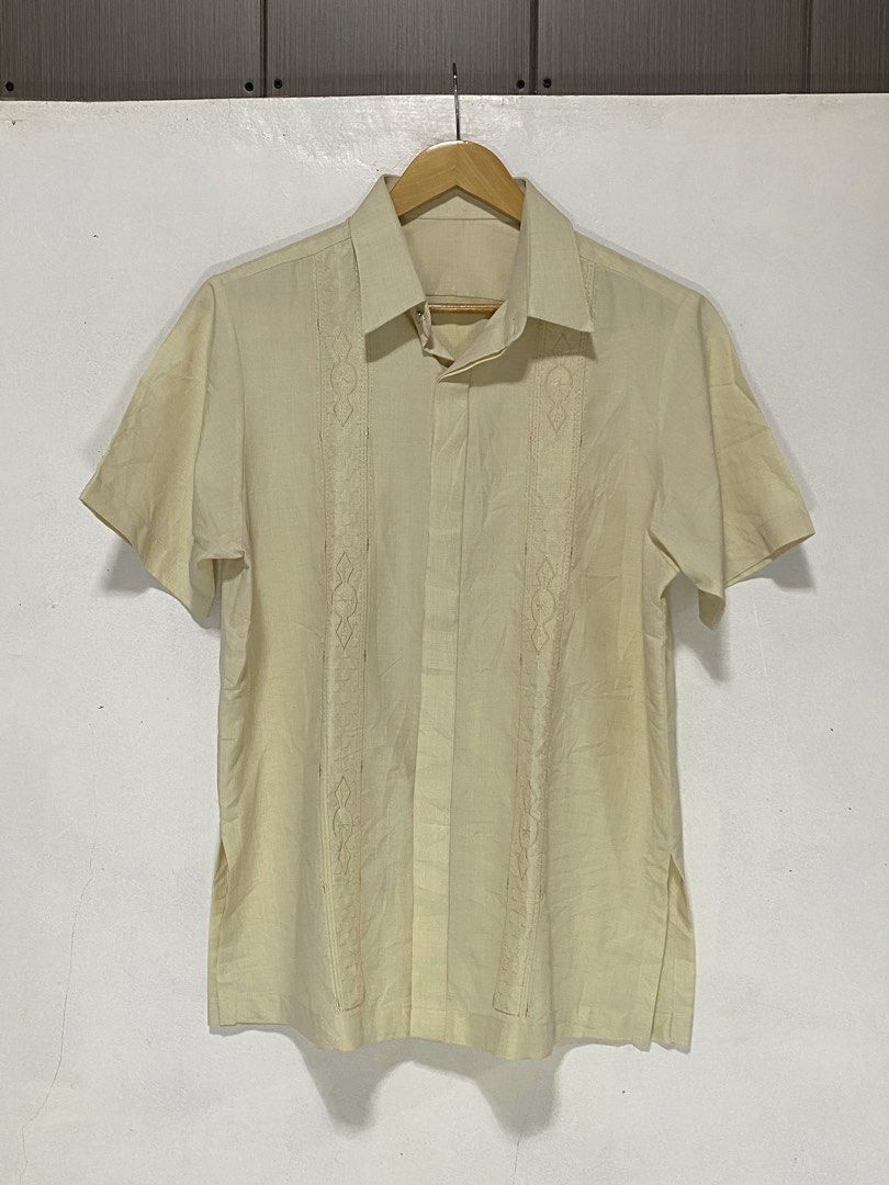 Polo Barong (Category: Tshirts & Polo Shirts ) located in General Natividad. Submitted by lootsnijay (Listing ID 1435717370, Image 1). Description: fits L-XL Width- 22.5” Length- 28.5” Color rate: 9/10 Issue/s: None 📌washed 📌color may vary due to lighting 📌shipping via jnt express.