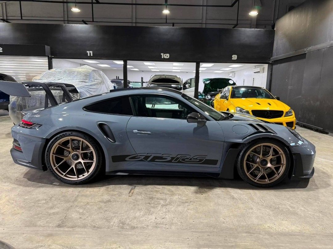 Porsche GT3RS WEISSACH EDITION (Category: Announcements) located in Cavite. Submitted by eyamvillag08141 (Listing ID 1435854266, Image 2). Description: Best price 911 in market! for sale Brand New 2025 Porsche GT3RS Weissach Edition Well maintained unit Complete documents Presentable unit Arctic Gray with Champagne.