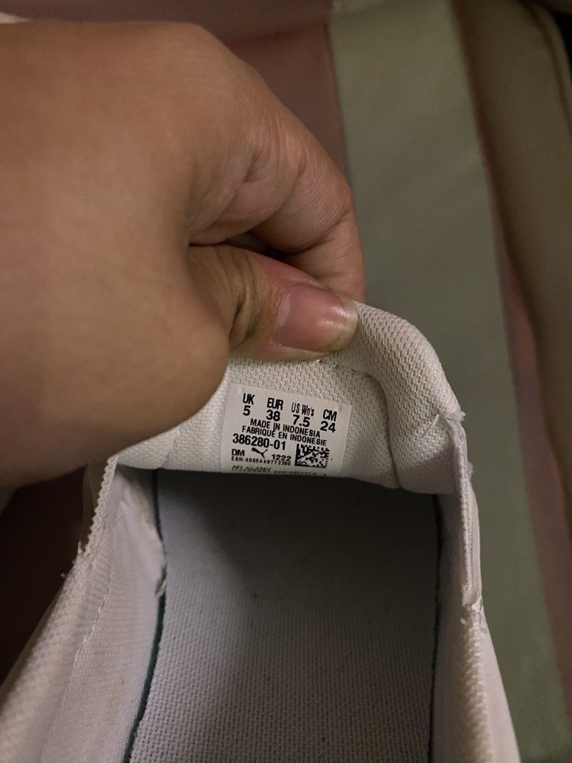 Puma Cali Star Slip-On leather white (Category: Sneakers) located in Mandaluyong City. Submitted by epic_dgarage (Listing ID 1435884263, Image 3). Description: Puma Cali Star Slip-On leather US 7.5 (please check photo) Never been used (due to big size) Different Puma box will be used for packaging.