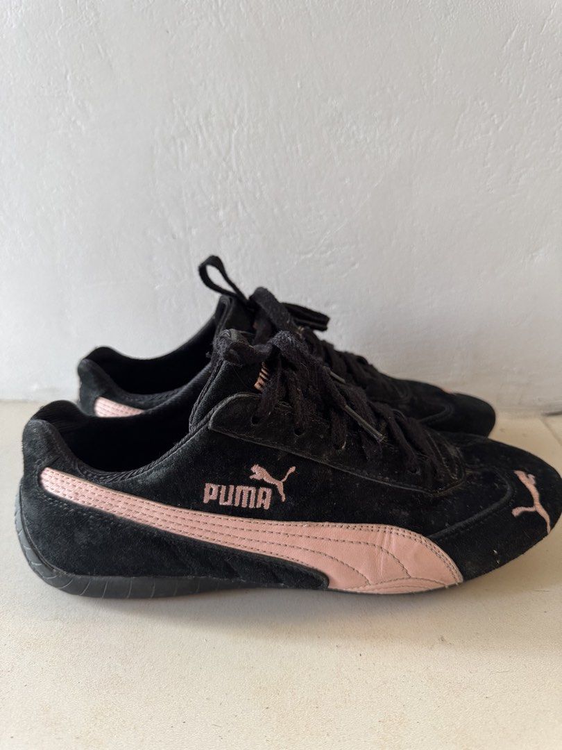 Puma Speedcat OG Sneakers (Category: Sneakers) located in Tarlac. Submitted by berrymii (Listing ID 1435822765, Image 1). Description: - Black Puma Speedcat OG sneakers - Pink accents - Puma logo on side and tongue - Black, textured soles - Lace-up closure - Suede material - Puma logo on the interior -Rfs: di na nagagamit, no box -Size: 25.5cm, US 7.5, EUR 40 -MOP: Gcash, Unionbank, BPI.