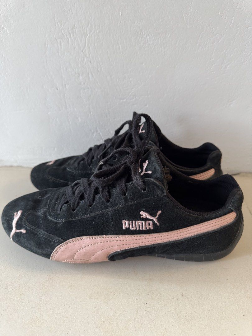 Puma Speedcat OG Sneakers (Category: Sneakers) located in Tarlac. Submitted by berrymii (Listing ID 1435822765, Image 3). Description: - Black Puma Speedcat OG sneakers - Pink accents - Puma logo on side and tongue - Black, textured soles - Lace-up closure - Suede material - Puma logo on the interior -Rfs: di na nagagamit, no box -Size: 25.5cm, US 7.5, EUR 40 -MOP: Gcash, Unionbank, BPI.