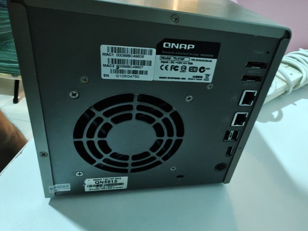 QNAP TS-419P NAS Server with Seagate HDD444252910204364801