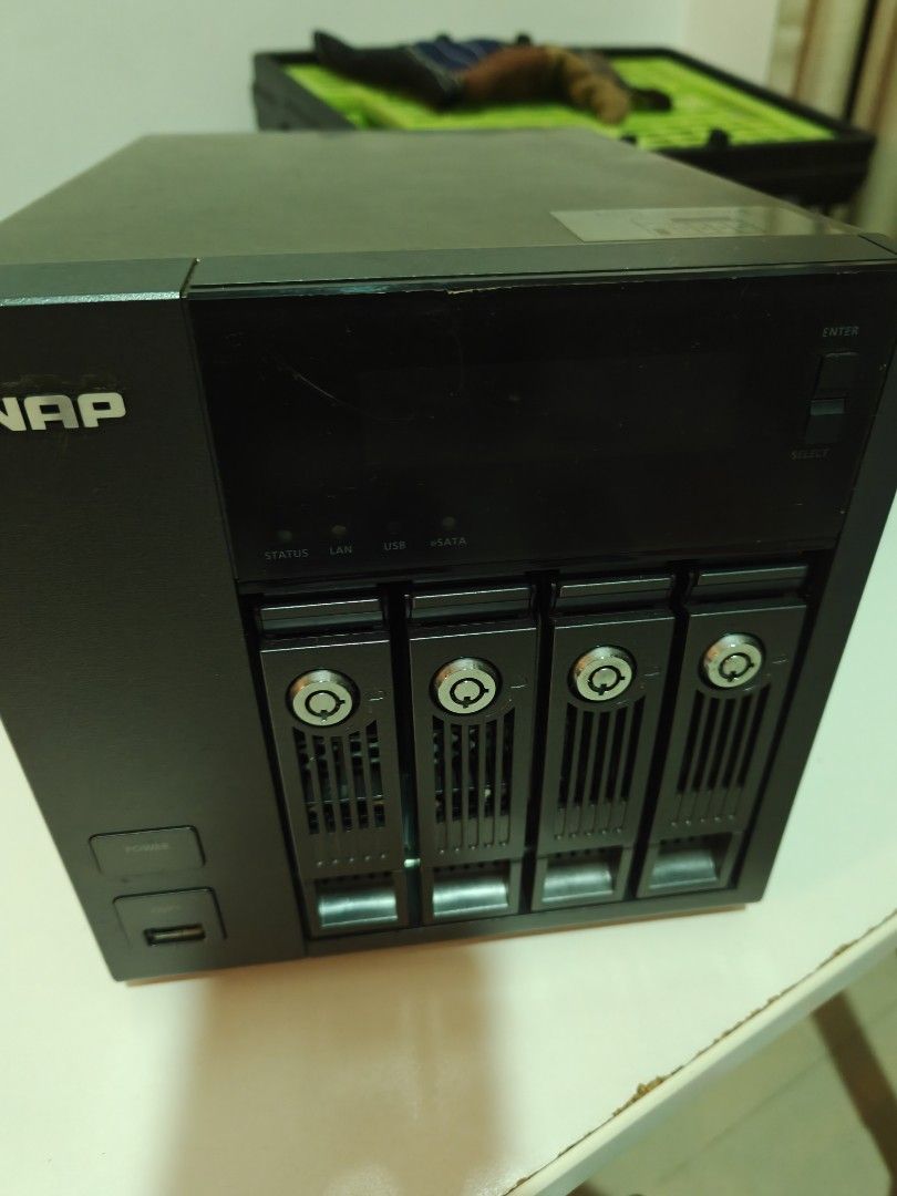 QNAP TS-419P NAS Server with Seagate HDD444252910204364800