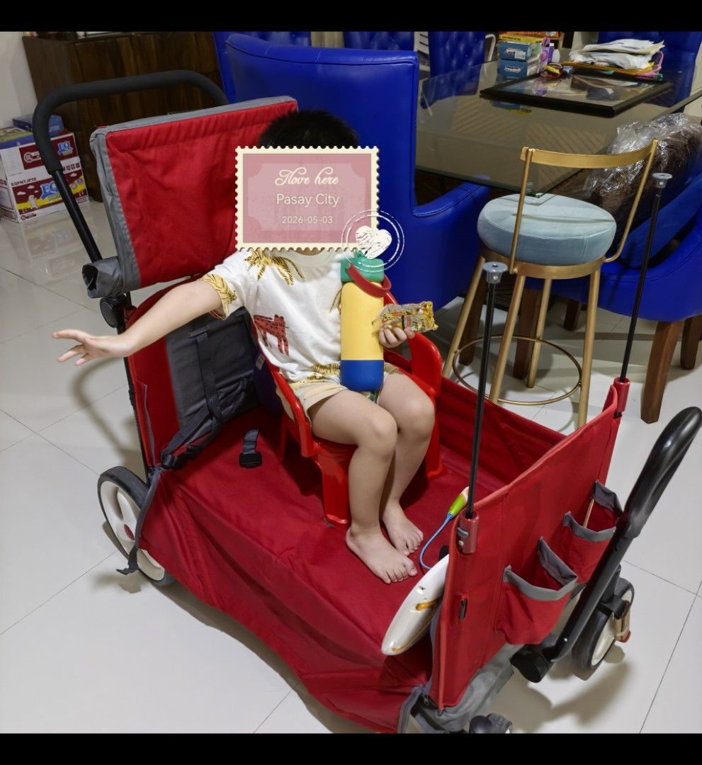 Radio Flyer Foldable Wagon with Canopy (Category: Strollers) located in Pasay City. Submitted by declutteringmomshi (Listing ID 1435830979, Image 2). Description: For pickup. D kasya sa motor. . - no tears or holes - foldable - removable canopy - multiple storage pockets. - Designed to comfortably fit multiple children. - Equipped with large wheels for easy maneuverability. - Ideal for park trips and outdoor adventures..