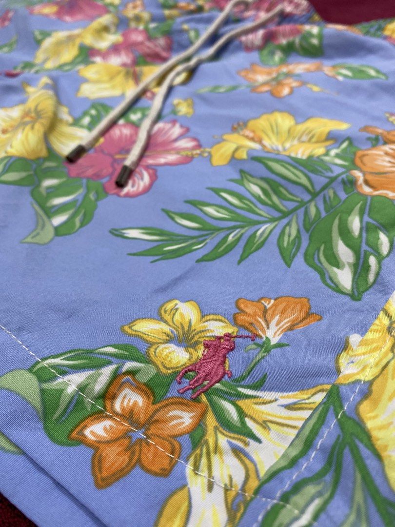 Ralph Lauren Floral Shorts (Category: Shorts) located in Koronadal. Submitted by jeankeeper (Listing ID 1435911793, Image 2). Description: Ralph Lauren Summer Shorts/RL Shorts 30-40 Waist 17 Length Fit: Elastic waistband with a convenient back pocket. Swimwear Hibiscus flowers and palm fronds design Authentic Ralph Lauren💯 Complete Tags Dm for more info📥.