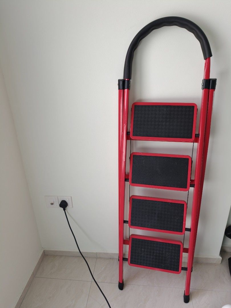 Red 4-Step Ladder