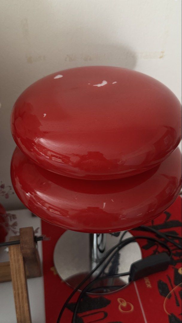 Red table lamp443609505869352961