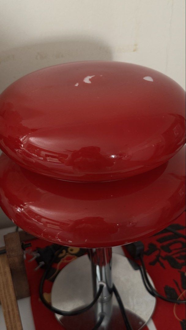 Red table lamp443609505869352962