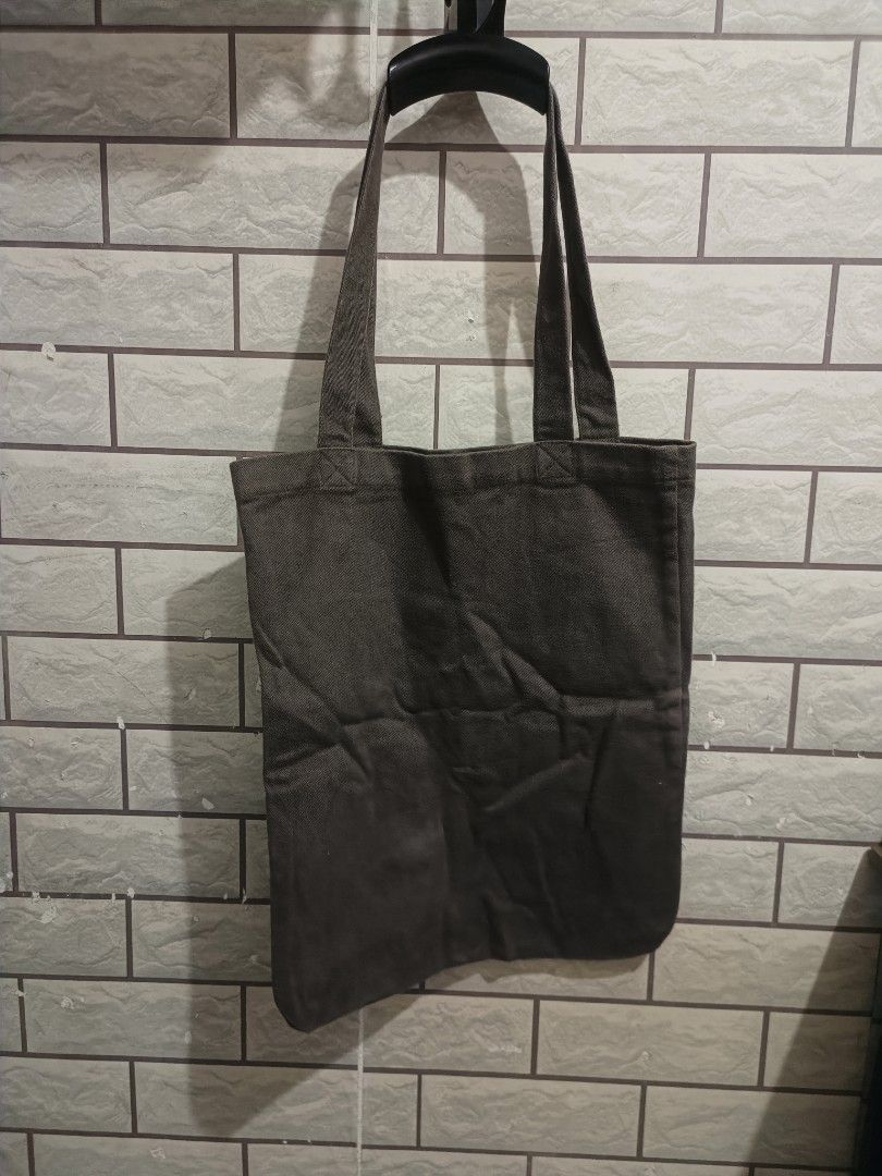 Rick owen shopping tote bag (Category: Sling Bags) located in Las Pinas. Submitted by kuya_erick (Listing ID 1435764859, Image 2). Description: rick owen dark shadow shopping tote bag complete details posted 899 + sf las pinas meet up.