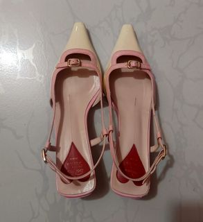 (Category: ) located in . Submitted by lecoquettethrift (Listing ID 1435754492, Image 1). Description: .
