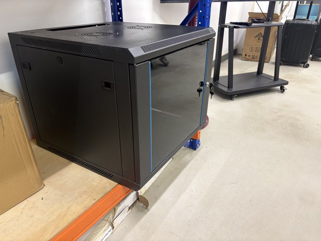 Server rack443900491654113281