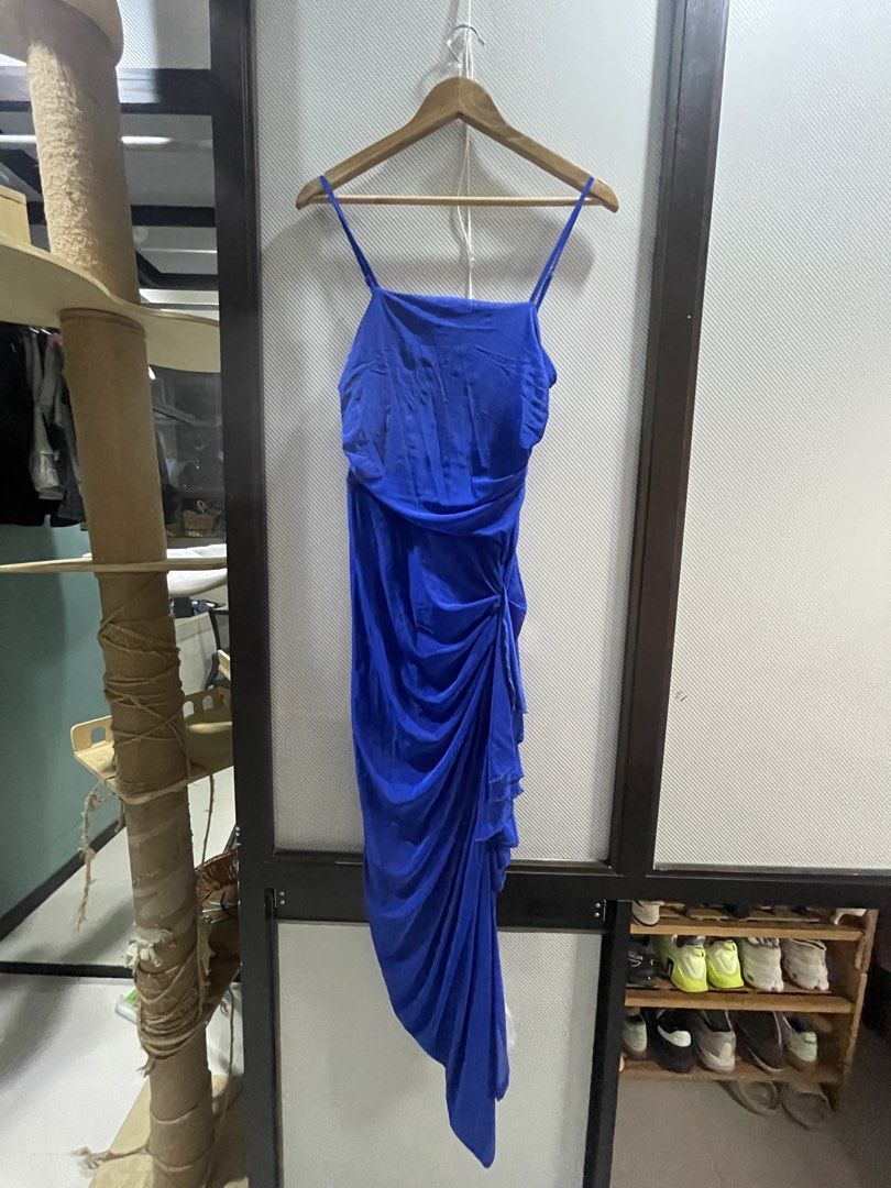 SHEIN Asymmetrical Hem Cami Dress (Category: Dresses) located in Quezon City. Submitted by dnnptn (Listing ID 1435722476, Image 1). Description: - Asymmetrical hemline - Ruffle trim - Spaghetti straps - Draped design - Perfect for special occasions DM for exact measurements.