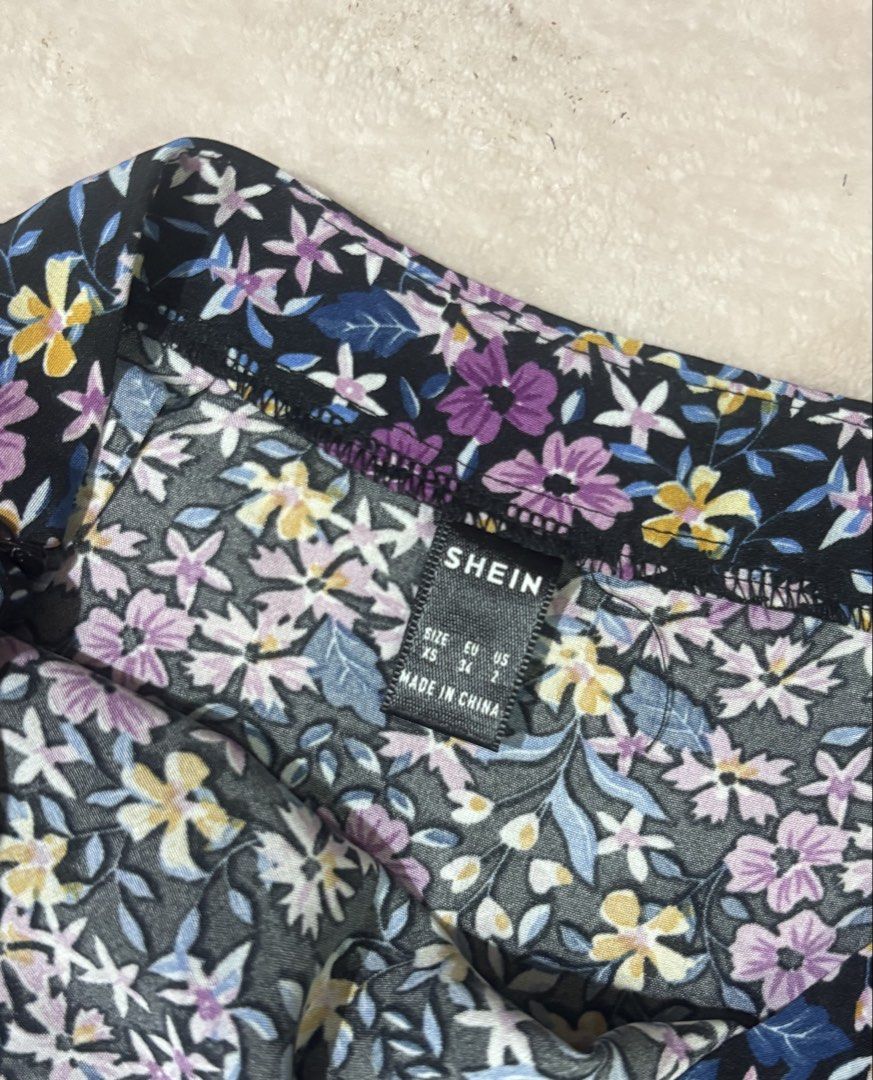 SHEIN Floral Slit Skirt (Category: Skirts) located in Manila. Submitted by cheskadc18 (Listing ID 1435827730, Image 3). Description: .
