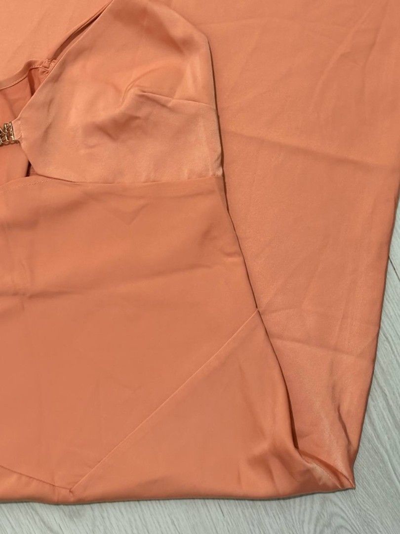 SHEIN Long Peach Beach Dress (Category: Evening dresses & gowns) located in Manila. Submitted by saferabbit-c9f8cc (Listing ID 1435826955, Image 3). Description: RFS : nakatambak lang sa house, decluttering && maluwang sakin ⋆ Size: M - L ⋆ NO Issue ⋆ Price + SF ⋆ MOP: Gcash ONLY ⋆ Price is very much negotiable !! ⋆ JNT Deliver Courier / SPX Express.