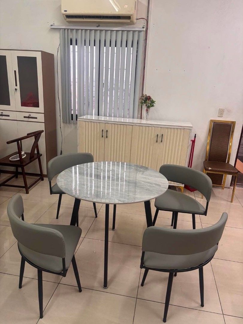 Round Sintered Stone Top Table Set (Category: Tables & Sets) located in Makati City. Submitted by gineth24 (Listing ID 1435719769, Image 2). Description: Round Sintered Stone Top Table Metal frame leather seat +Sf, may vary per location Pm for inquiries.