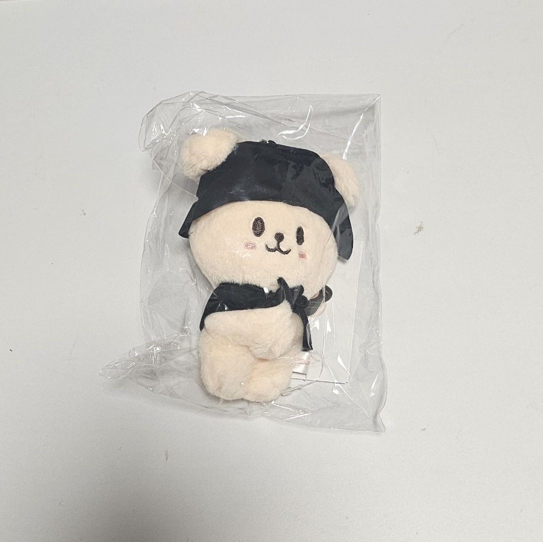 SKZOO PuppyM Magnet Plush Keyring (Category: Plushies & Soft Toys) located in Santa Rosa. Submitted by 2ndseason (Listing ID 1435879696, Image 1). Description: Decluttering Sale - From DO IT Online Merch - Sealed with original tags - No rush shipping.