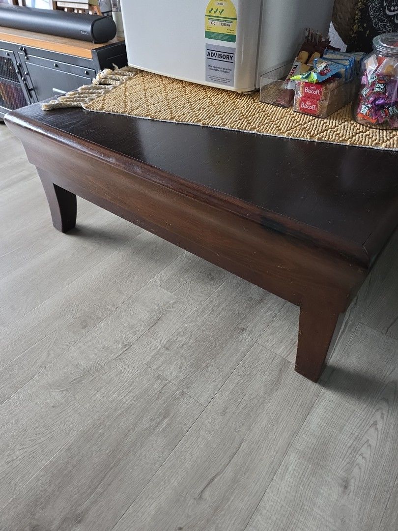 Solid wood coffee table 100cm×100cm