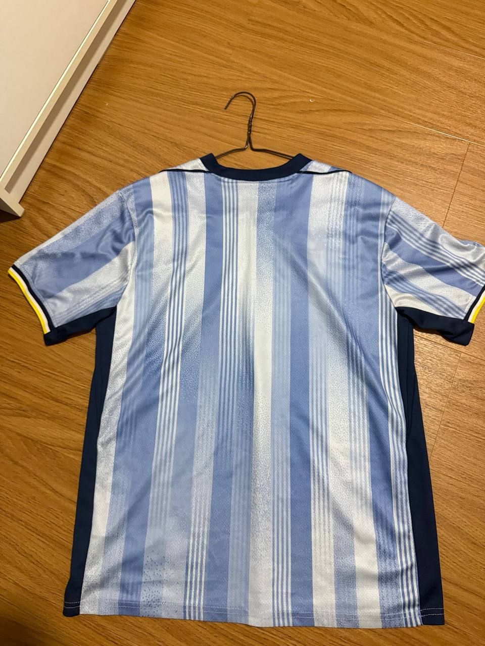 Spurs V-neck Jersey (Category: Activewear) located in Singapore. Submitted by rainiexx7 (Listing ID 1435785664, Image 2). Description: Spurs V-neck Jersey. Size M. Worn once..