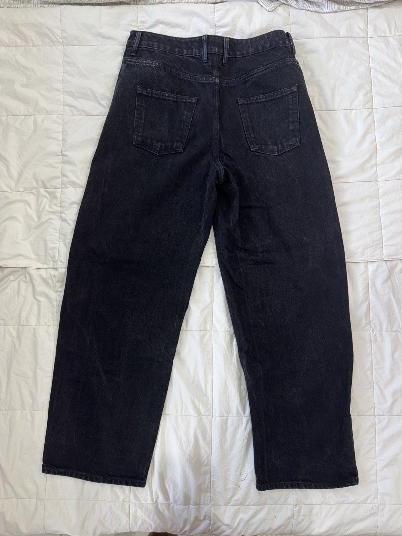 Studded barrel black jeans H&M (Category: Jeans) located in Bacolod City. Submitted by viascloset (Listing ID 1435792630, Image 2). Description: Size 42 and best fit 42! Cool studded barrel jeans .