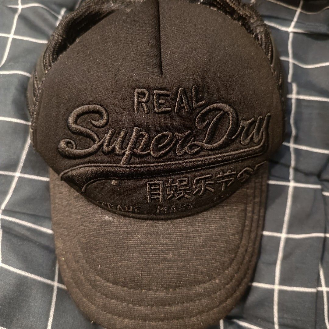 Superdry Cap - One Size (Category: Caps & Hats) located in Quezon City. Submitted by jam273 (Listing ID 1435790328, Image 2). Description: - Superdry cap in black - Embroidered Superdry logo - One size fits most - Mesh back for breathability - Curved brim - Soft interior lining - Made in China - British design, Spirit of Japan.