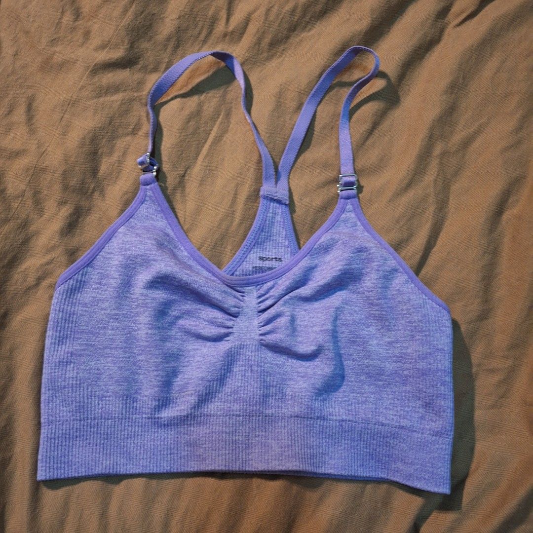 TCM Tchibo Sports Performance Bra (Category: Activewear) located in Baguio. Submitted by llyoda (Listing ID 1435778614, Image 1). Description: - TCM Tchibo sports bra - Light purple color - Seamless material - Adjustable straps - Racerback design - Size: EU 36/38, FR 38/40, RU 42/44.