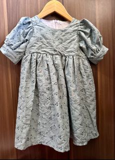(Category: ) located in . Submitted by martinas.closet (Listing ID 1435743109, Image 1). Description: .