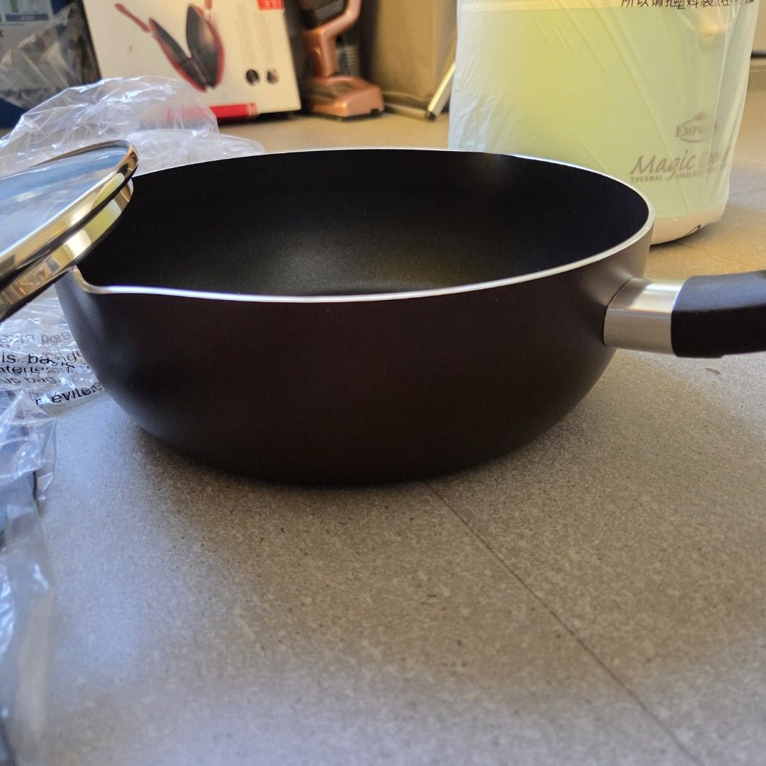 Tefal Saucepan with Lid and Spatula443726559351951361