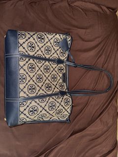 (Category: ) located in . Submitted by liyadeclutters (Listing ID 1435769518, Image 1). Description: .