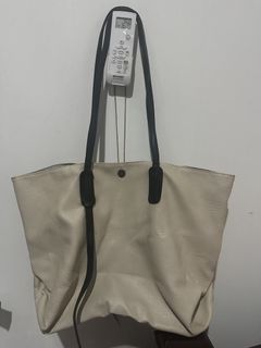 (Kategori: ) berada di . Dikirim oleh kikyolivia (ID iklan 1435774508, Gambar 1). Deskripsi: .
