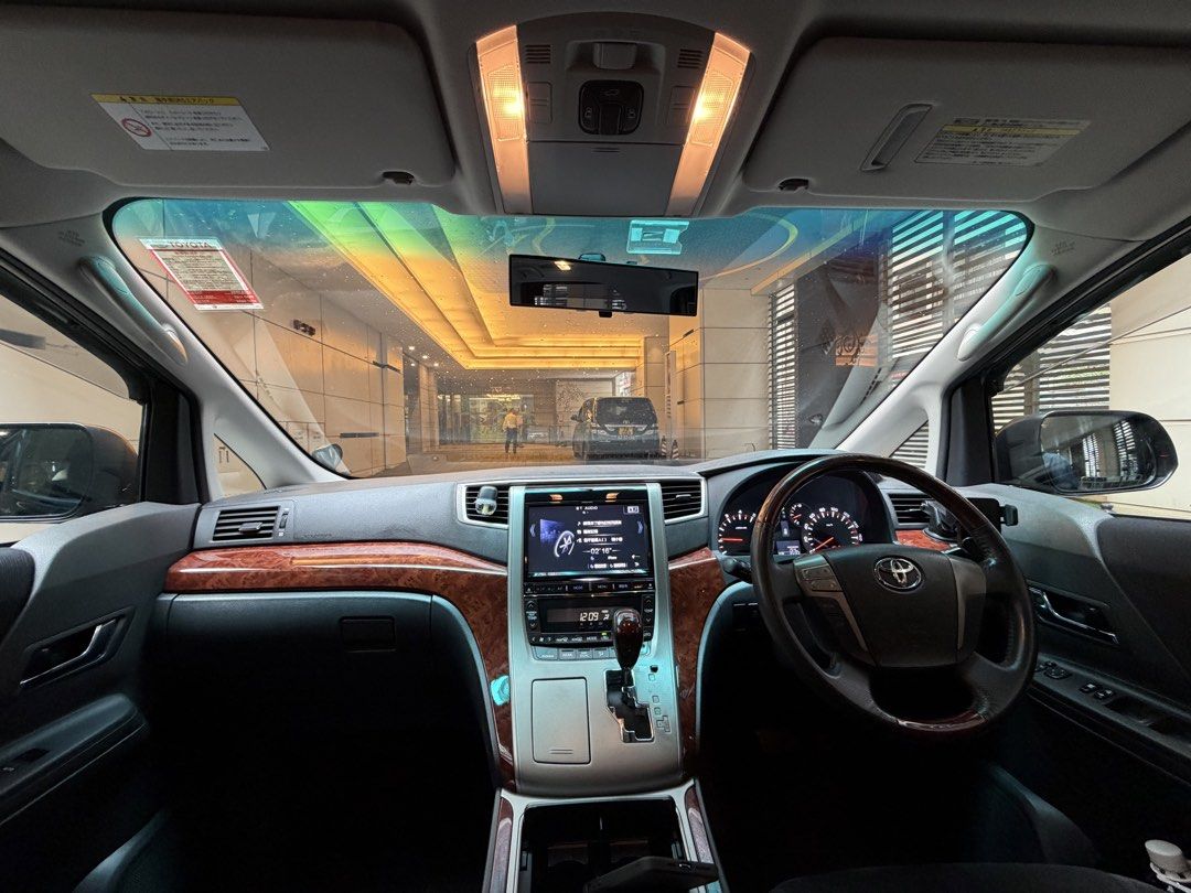 Toyota Alphard 2.4 (A) （分類：車輛放售）位於 Hong Kong。 由 lamshuho 提交（商品編號 1435895686，圖片 3）。簡介： 2字牌薄（從19年自用自今）原廠絲絨內籠、三電門、ALPINE車機有藍牙DVD、剛做保養、機件一切正常、車靚內外新淨、長泊室內（無需維修、即買即用）有意請電：林生66323989。