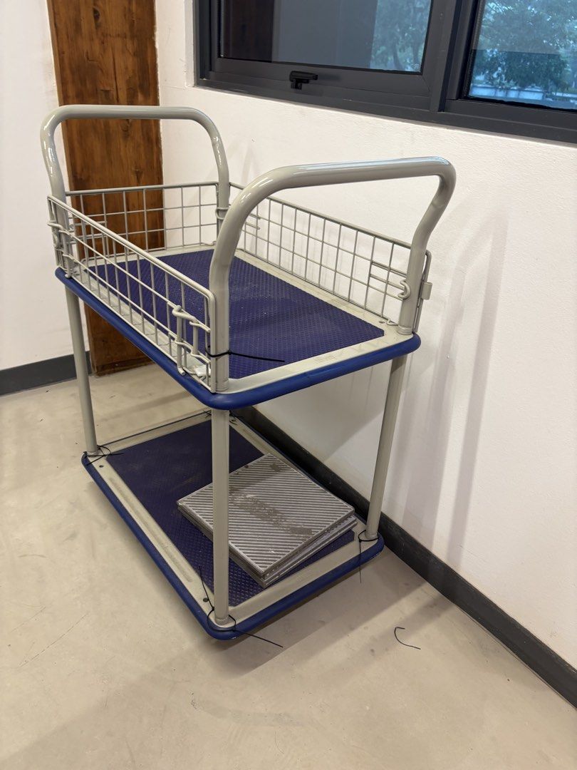Trolley443946827588587521