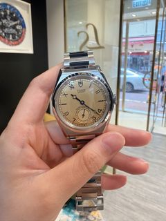 （分類：）位於 。 由 ls_timepiece 提交（商品編號 1435761733，圖片 1）。簡介： 。