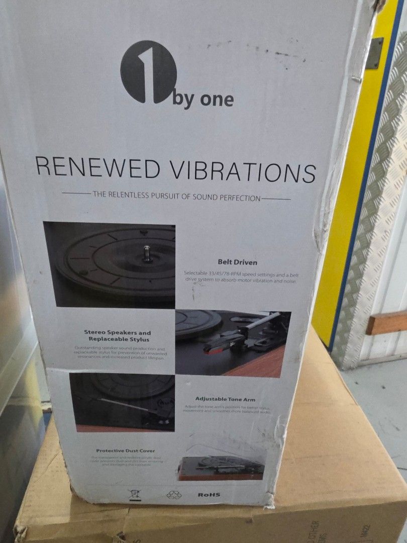 Turntable443659135463598081