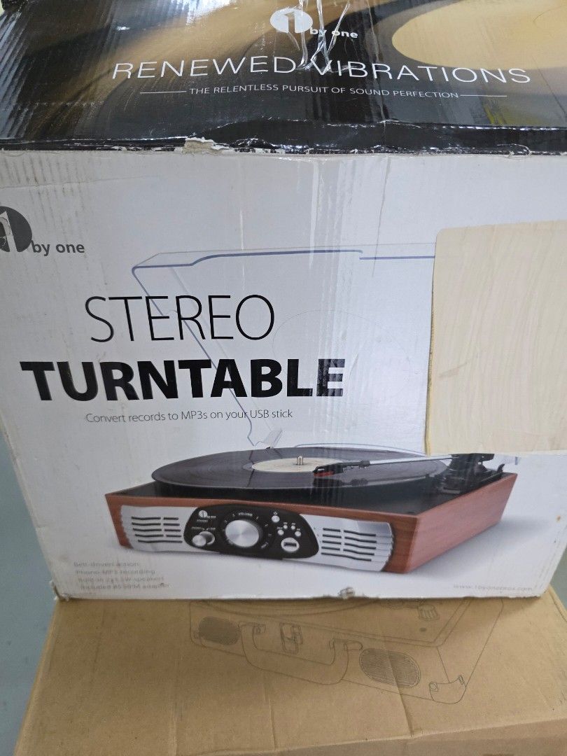 Turntable443659135463598080