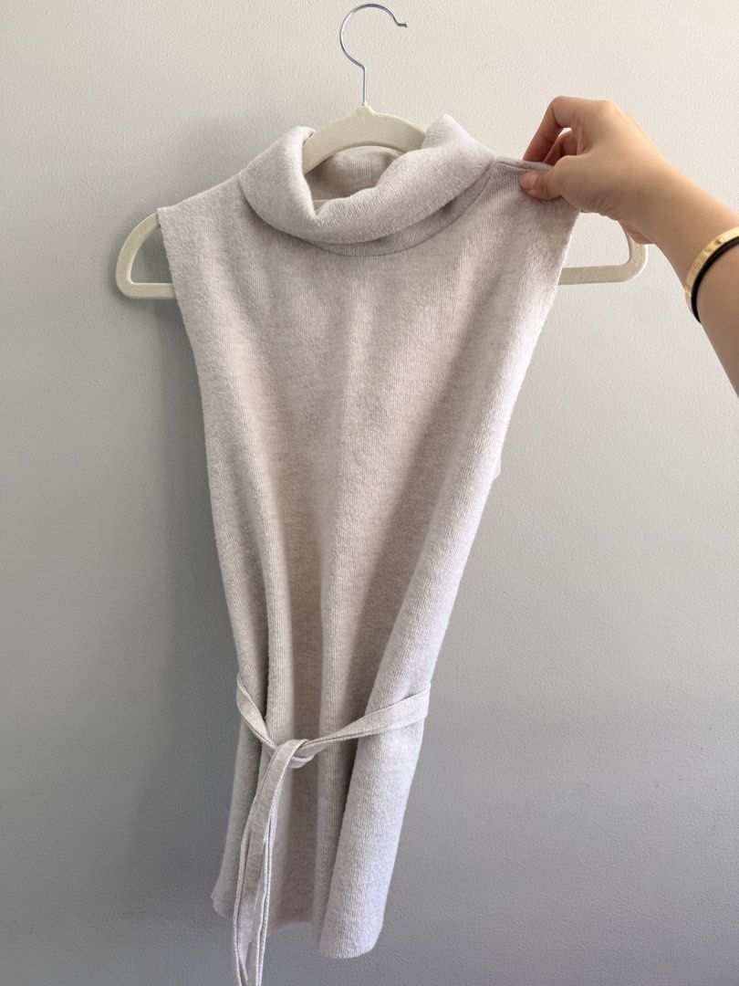 Turtleneck Travel or Office outfit (Category: Blouses) located in Taguig. Submitted by kayepeeee (Listing ID 1435791890, Image 1). Description: .