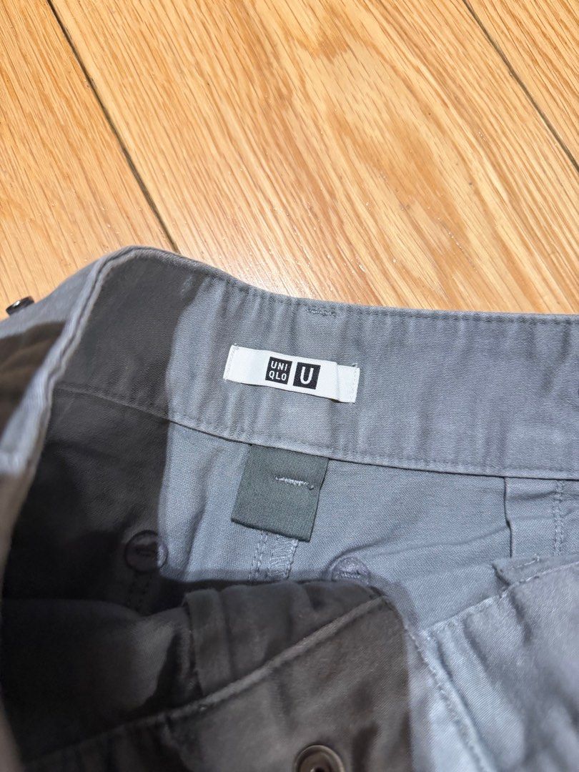 Uniqlo Cargo Pants (Category: Other Bottoms) located in Makati City. Submitted by shopbb (Listing ID 1435841280, Image 2). Description: Uniqlo Cargo Pants Size 61 cm on tag Best fits 25-26 inches.