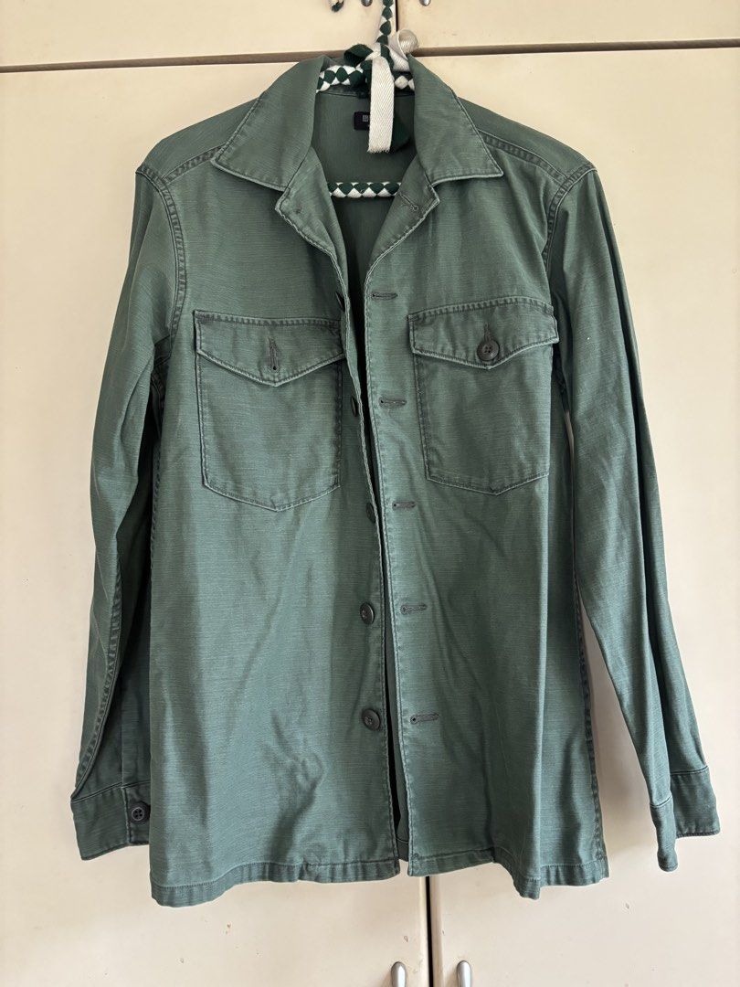 Uniqlo green longsleeves (Category: Longsleeves) located in Taguig. Submitted by aliuy (Listing ID 1435799624, Image 1). Description: Size small on tag, see photos for the measurements ▪️Shipping via J&T or Grab Express/Lalamove for MNL area; J&T for provinces ▪️No Shope.e checkout ▪️Location of item: Batangas City ▪️Available as long as posted ▪️Last price as posted ▪️Not interested in swapping ▪️ Will hold reserved items for 2 days upon accepta
