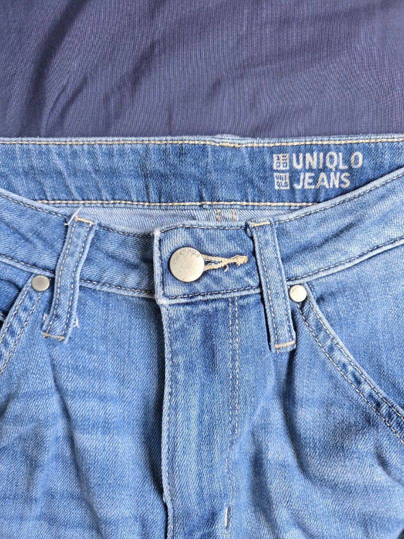 Uniqlo Jeans (Slouch Fit) (Category: Jeans) located in Caloocan City. Submitted by pinksushiswift (Listing ID 1435753912, Image 3). Description: - Slouch Fit - Size: 24 (61 cm) - Authentic RFS: Decluttering MOP: GCash.