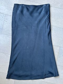 (Category: ) located in . Submitted by at.preloved (Listing ID 1435773754, Image 1). Description: .